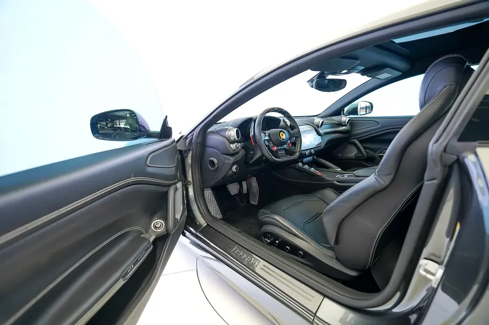 CARBON INTERIOR | CARBON EXTERIOR | PANORAMIC ROOF | WARRANTY AVAILABLE - Image 10