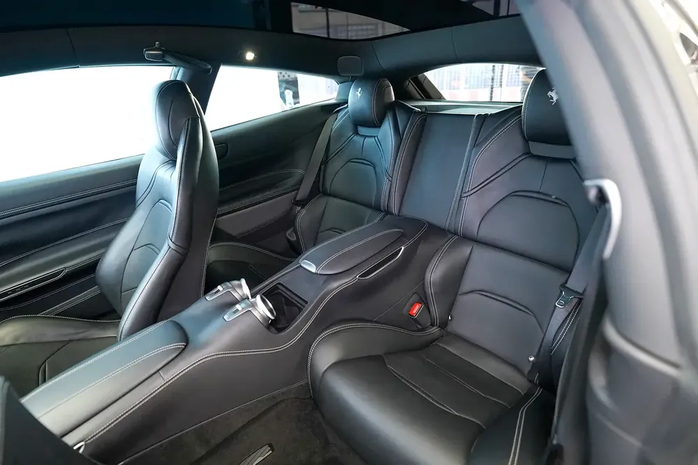 CARBON INTERIOR | CARBON EXTERIOR | PANORAMIC ROOF | WARRANTY AVAILABLE - Image 12