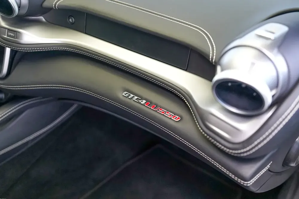 CARBON INTERIOR | CARBON EXTERIOR | PANORAMIC ROOF | WARRANTY AVAILABLE - Image 13