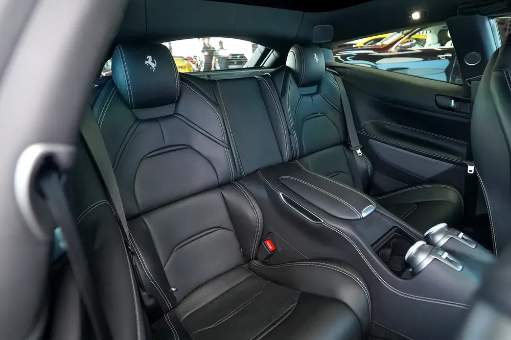 CARBON INTERIOR | CARBON EXTERIOR | PANORAMIC ROOF | WARRANTY AVAILABLE - Image 17
