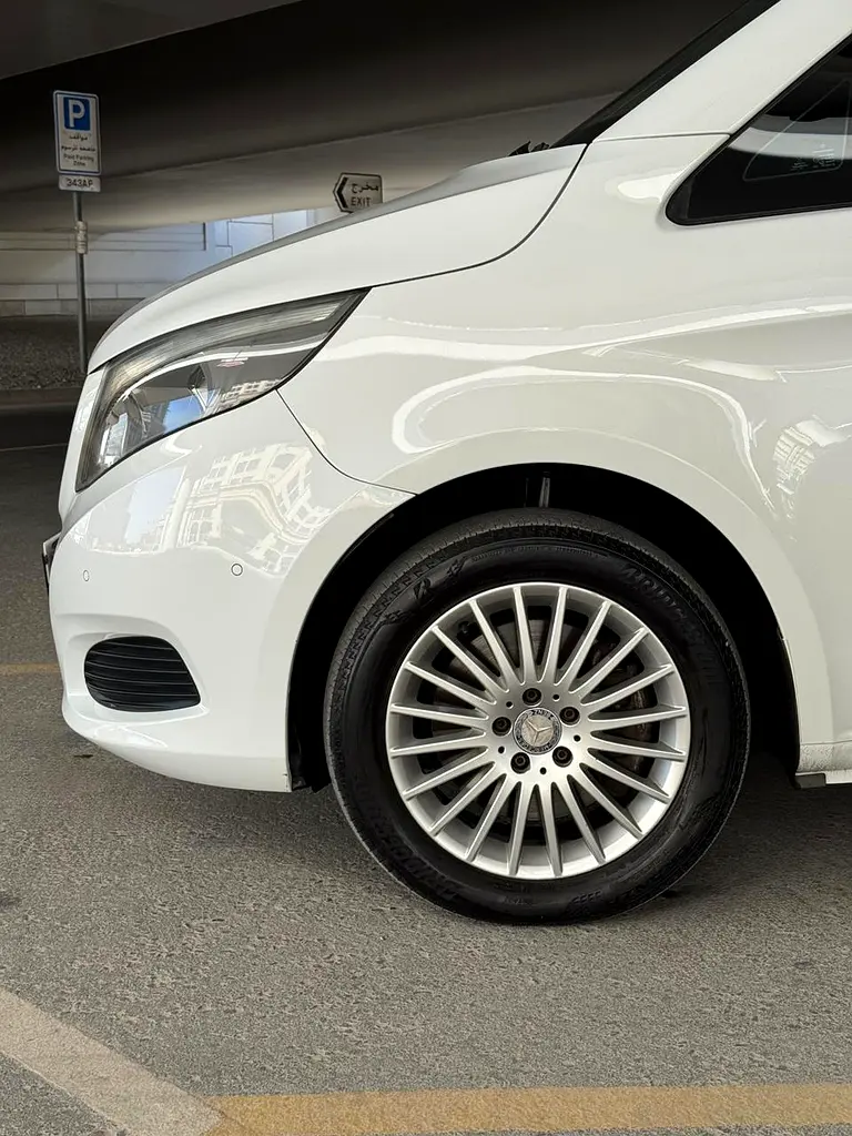 2016 Mercedes-Benz V250 - Image 4