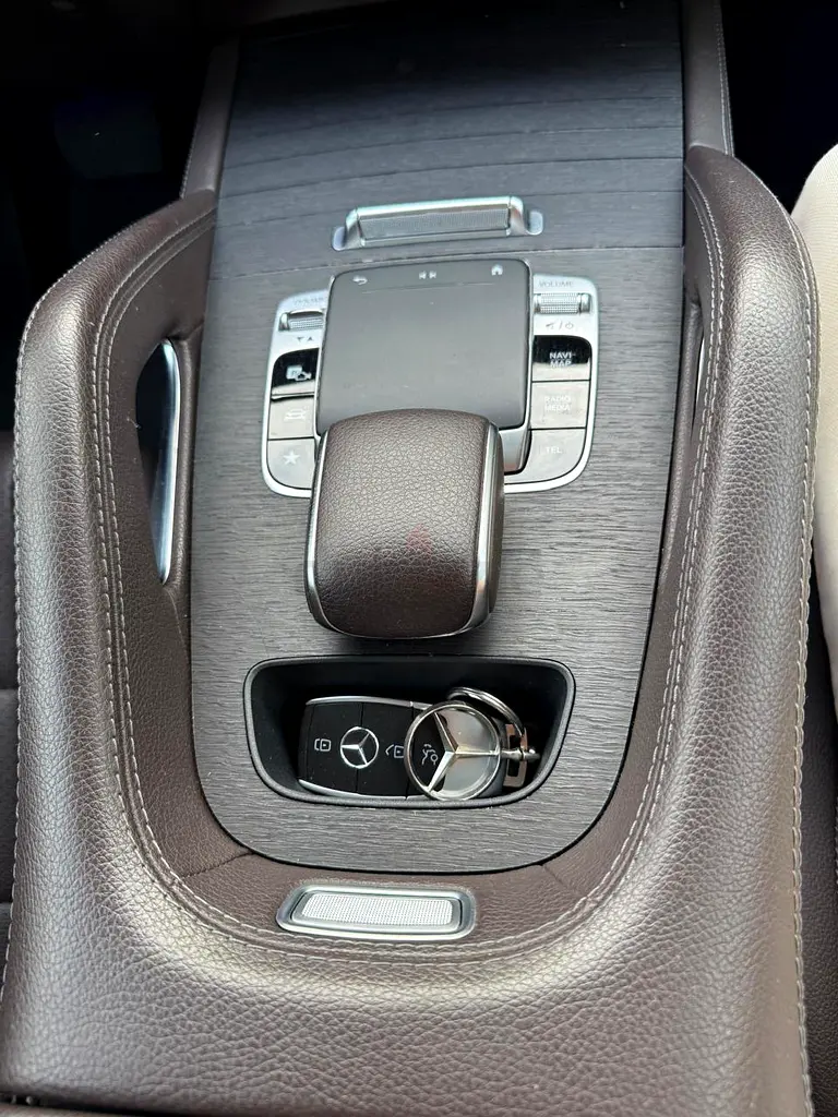 Mercedes GLE450 • GCC Specs • Low KM • Full Service History • Zero accident (May 2026 Service) - Image 6