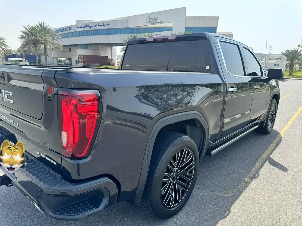 GMC Sierra 1500 Denali 2022 GCC Specs - Image 4