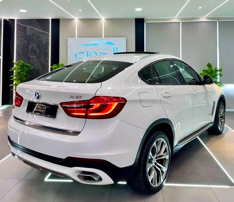 AWESOME BMW X6 xDrive50i M Sport || GCC || TOP RANGE || RADAR || LOW MILEAG - Image 10