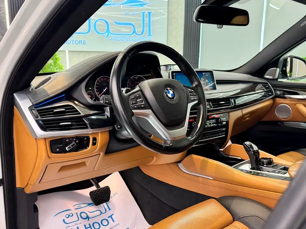 AWESOME BMW X6 xDrive50i M Sport || GCC || TOP RANGE || RADAR || LOW MILEAG - Image 13