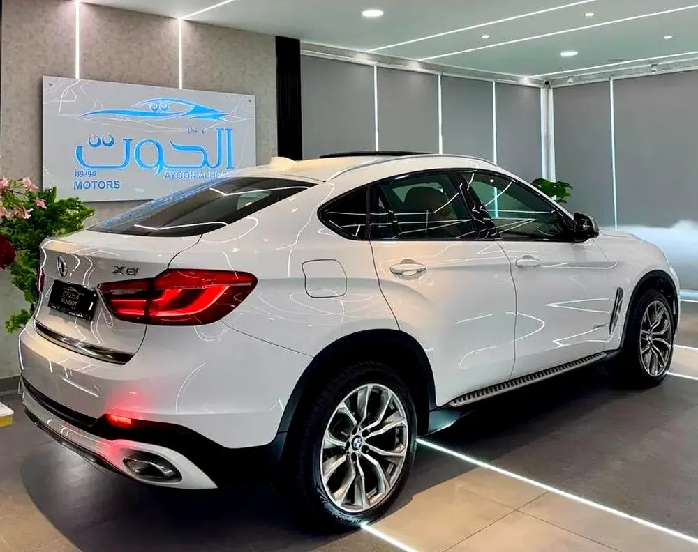 AWESOME BMW X6 xDrive50i M Sport || GCC || TOP RANGE || RADAR || LOW MILEAG - Image 4