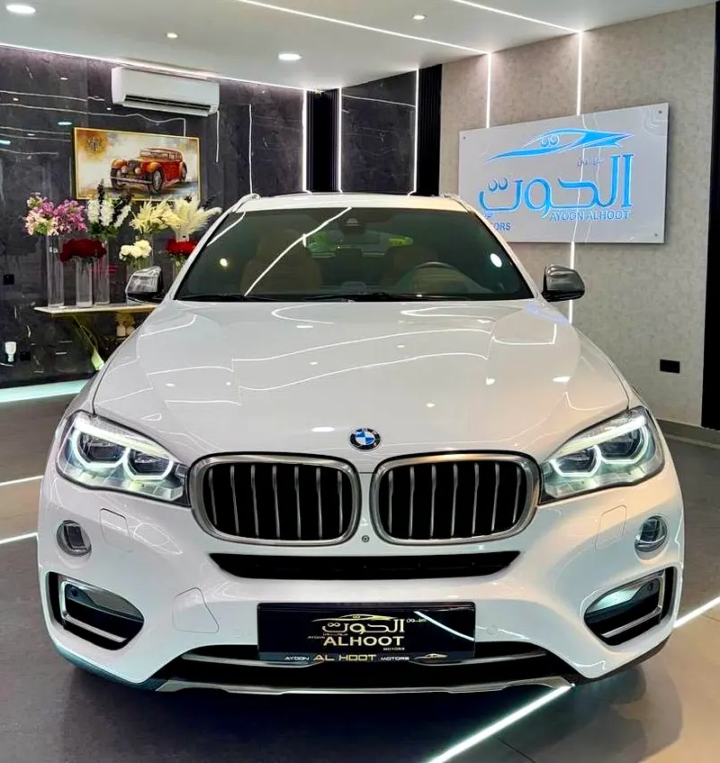 AWESOME BMW X6 xDrive50i M Sport || GCC || TOP RANGE || RADAR || LOW MILEAG - Image 5