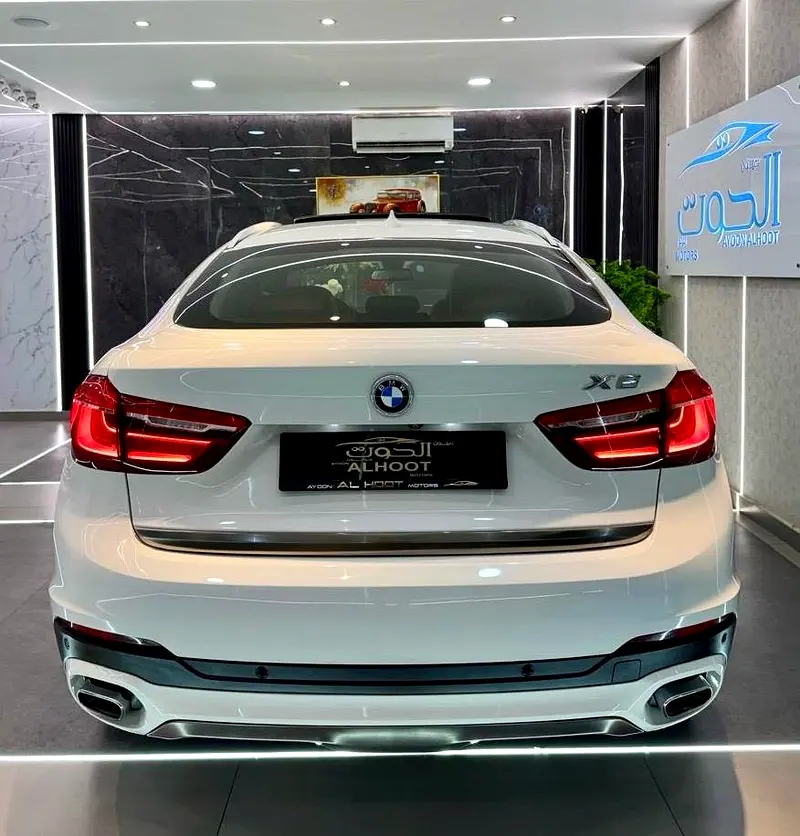 AWESOME BMW X6 xDrive50i M Sport || GCC || TOP RANGE || RADAR || LOW MILEAG - Image 6
