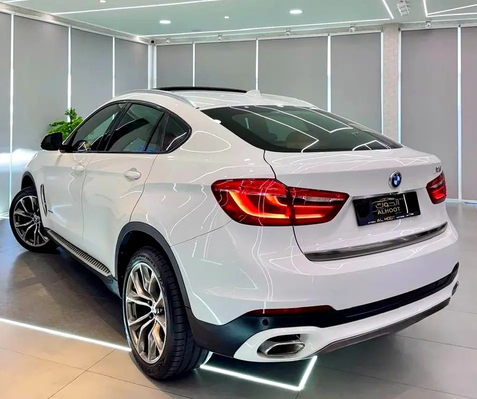 AWESOME BMW X6 xDrive50i M Sport || GCC || TOP RANGE || RADAR || LOW MILEAG - Image 8