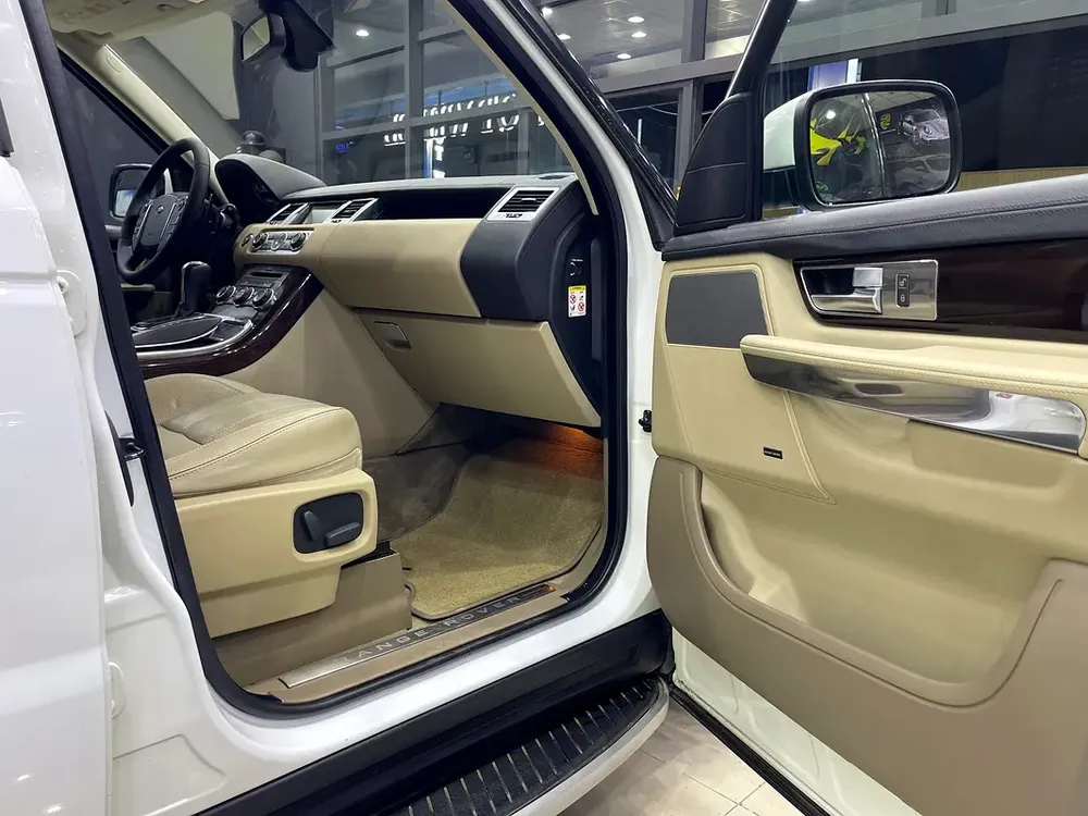 Land Rover Range Rover Sport HSE 2011 - GCC Specs - FULL ORIGINAL PAINT - Image 12