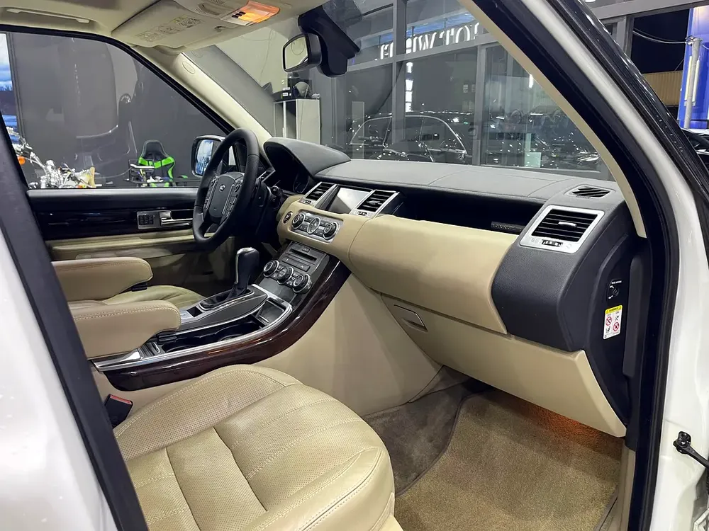 Land Rover Range Rover Sport HSE 2011 - GCC Specs - FULL ORIGINAL PAINT - Image 13