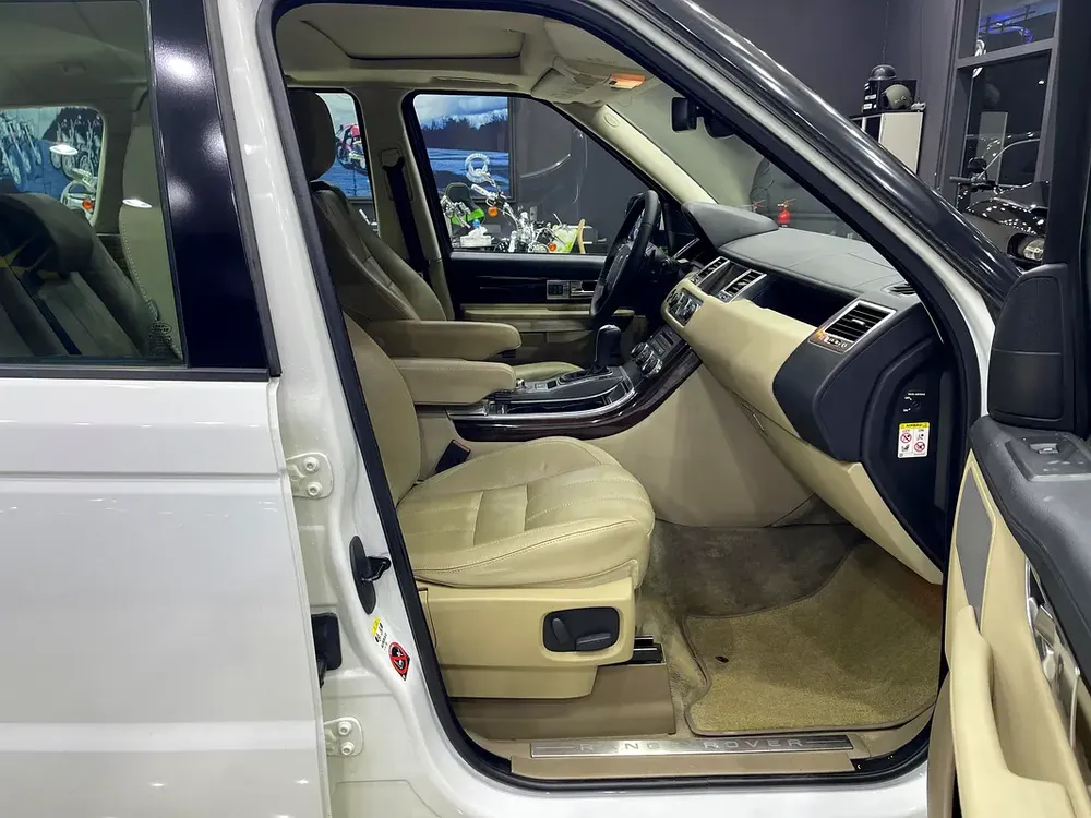 Land Rover Range Rover Sport HSE 2011 - GCC Specs - FULL ORIGINAL PAINT - Image 14