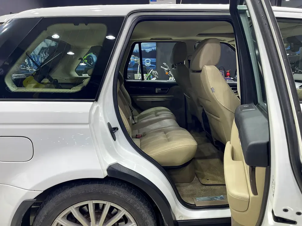Land Rover Range Rover Sport HSE 2011 - GCC Specs - FULL ORIGINAL PAINT - Image 15