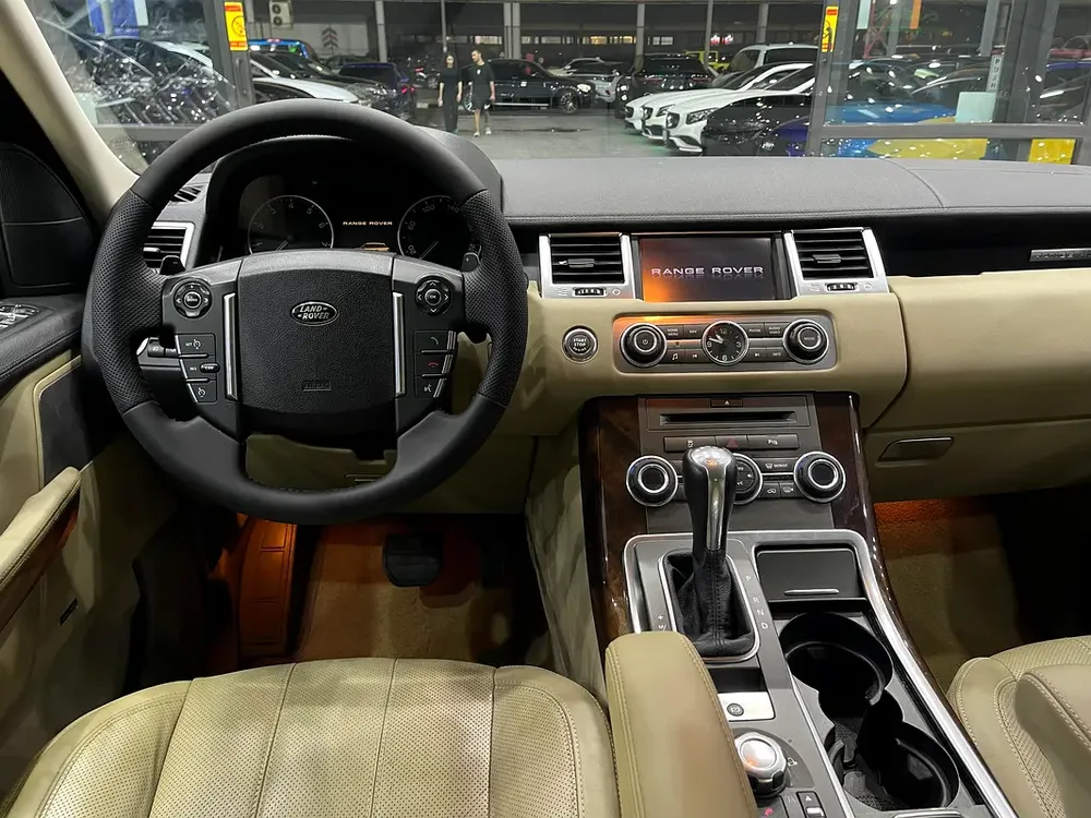 Land Rover Range Rover Sport HSE 2011 - GCC Specs - FULL ORIGINAL PAINT - Image 18