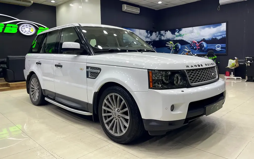 Land Rover Range Rover Sport HSE 2011 - GCC Specs - FULL ORIGINAL PAINT - Image 4