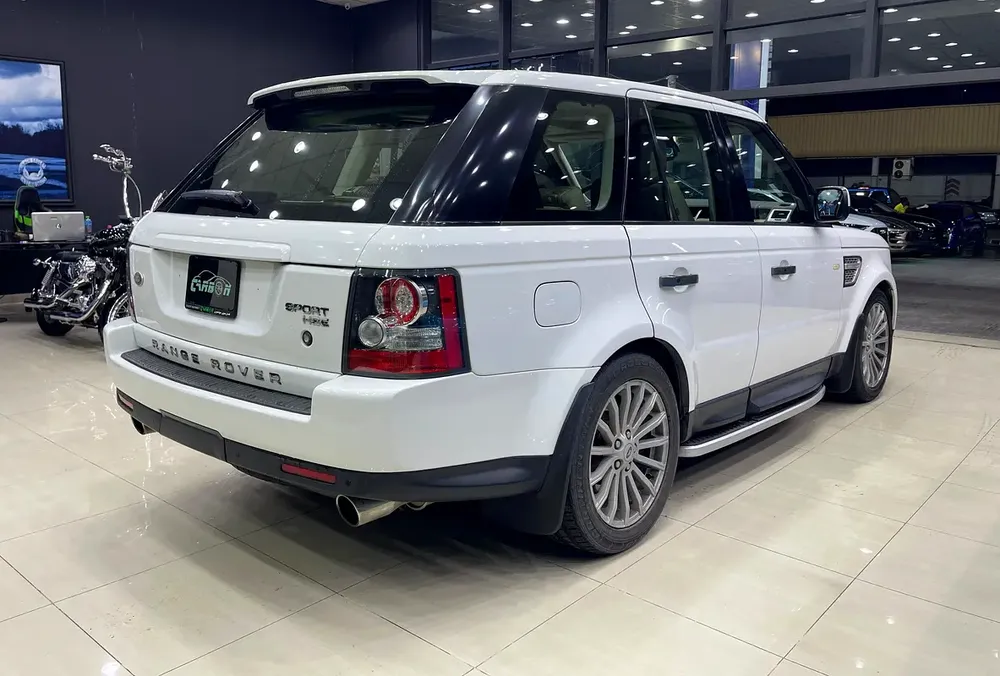 Land Rover Range Rover Sport HSE 2011 - GCC Specs - FULL ORIGINAL PAINT - Image 8