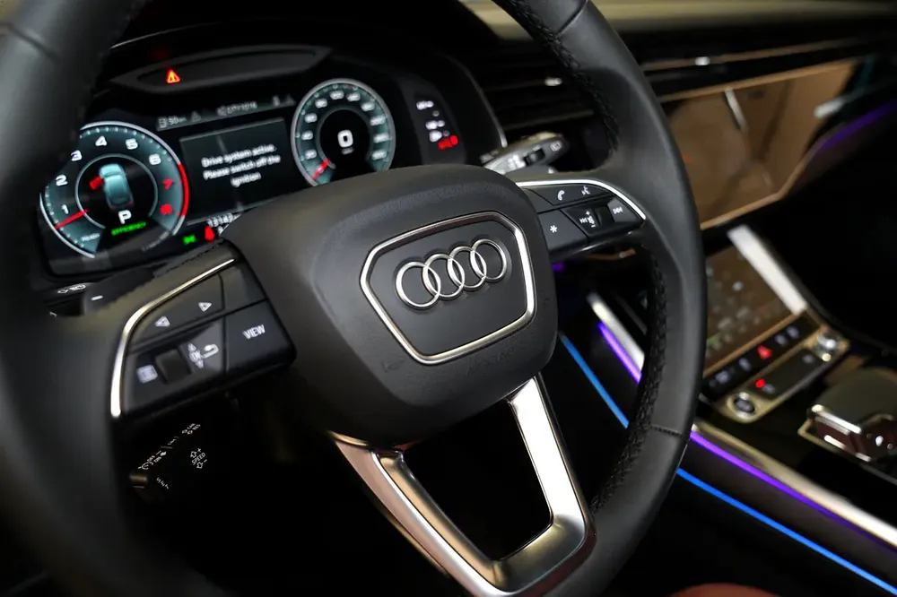 Audi Q7 55 TFSI quattro S line - 2023 - Image 10