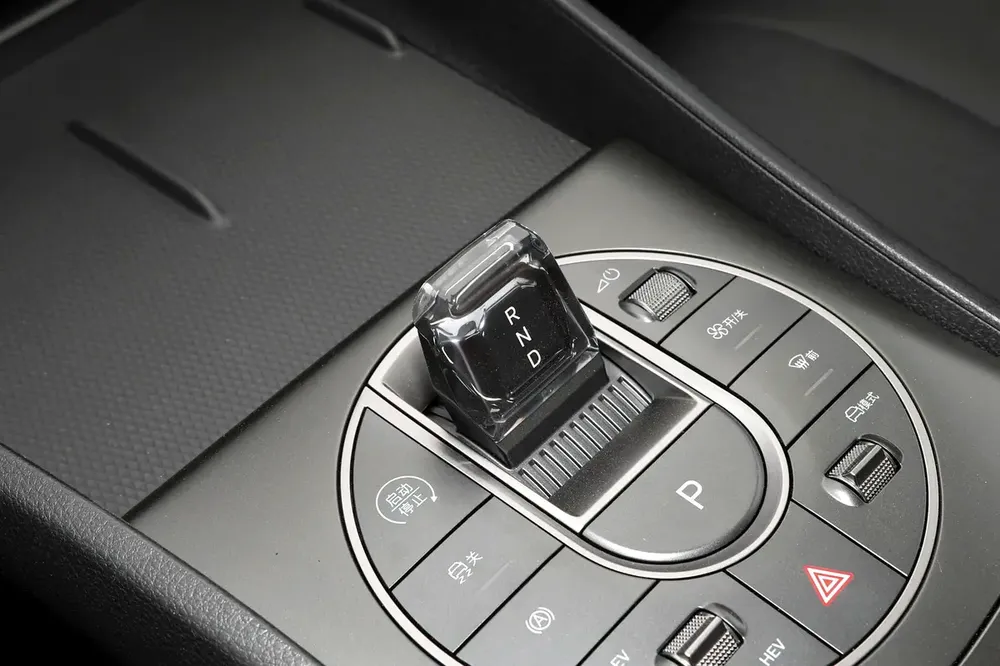 2025 BYD Seal 05 DM-i (Chinese Specs) - Brand New Plug-in Hybrid - Image 6