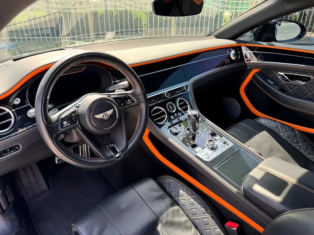 BENTLEY CONTINENTAL GT FIRST EDITION*GCC*CLEAN SERVICE HISTORY*FRESH SERVICE DONE*UNDER WARRANTY* - Image 9