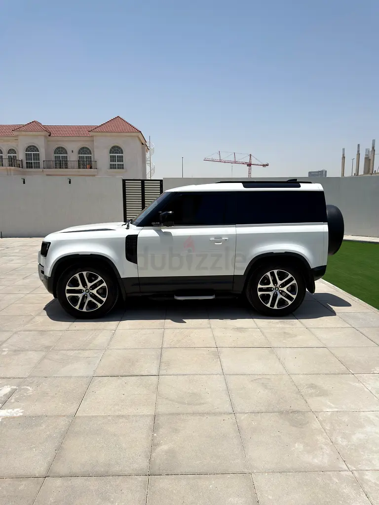 Land Rover Defender GCC V6 | Under Agency Warranty | Full Agency Service - Image 4