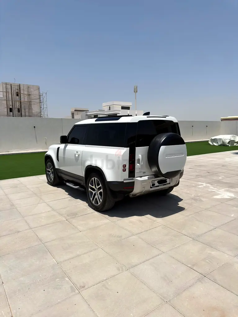 Land Rover Defender GCC V6 | Under Agency Warranty | Full Agency Service - Image 6