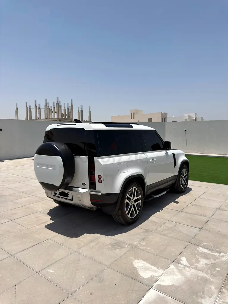 Land Rover Defender GCC V6 | Under Agency Warranty | Full Agency Service - Image 8