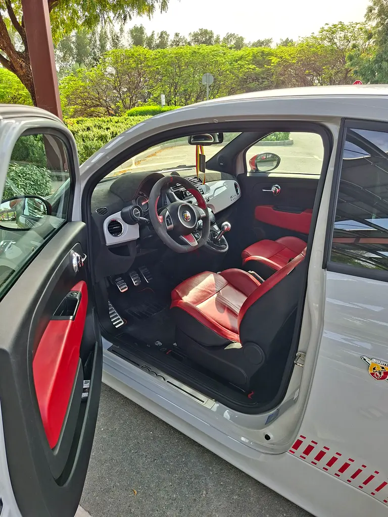 2012 Abarth 500 - European Specs - 5-speed manual gearbox - Image 10