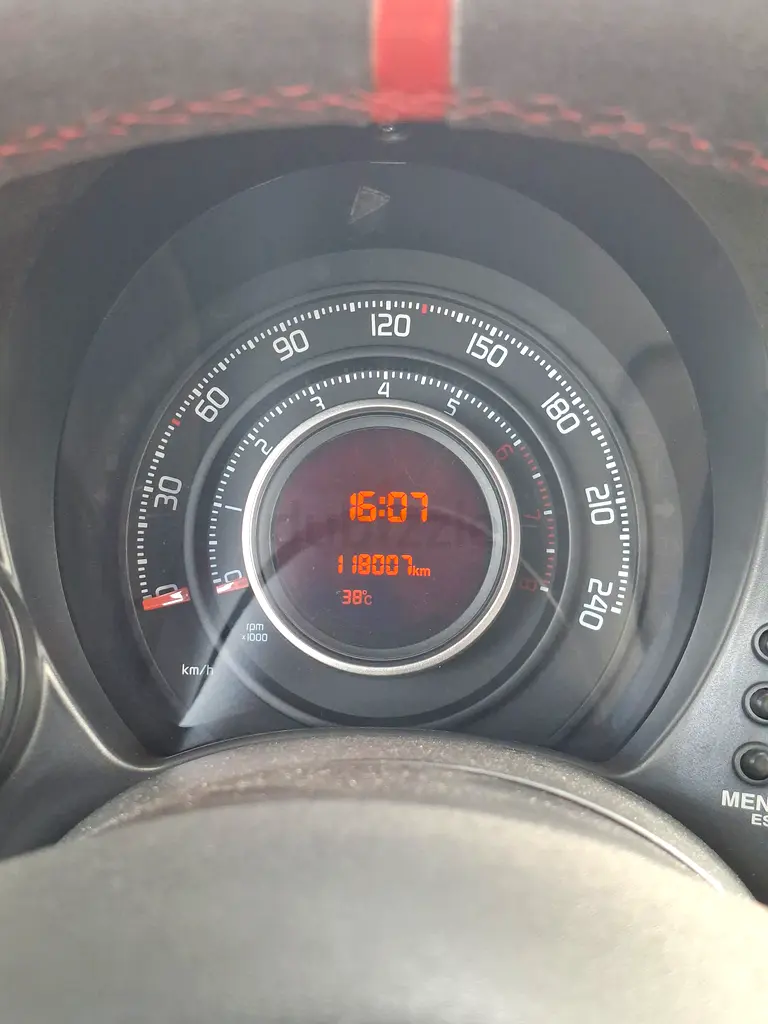 2012 Abarth 500 - European Specs - 5-speed manual gearbox - Image 11