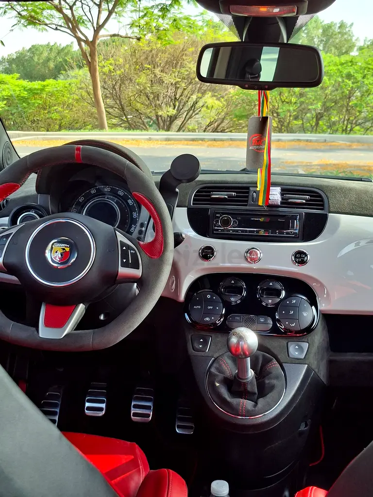 2012 Abarth 500 - European Specs - 5-speed manual gearbox - Image 8