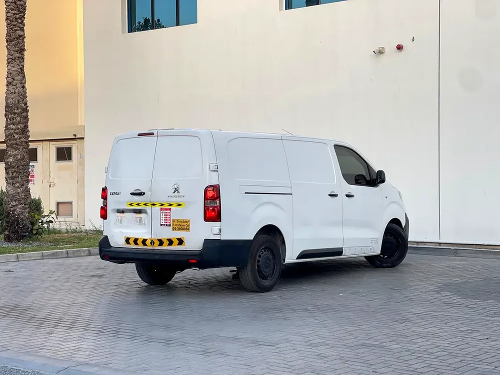 Peugeot Partner 2019 Van Long Body GCC Specs Original paint - Image 4