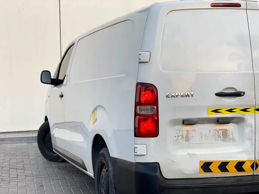 Peugeot Partner 2019 Van Long Body GCC Specs Original paint - Image 6