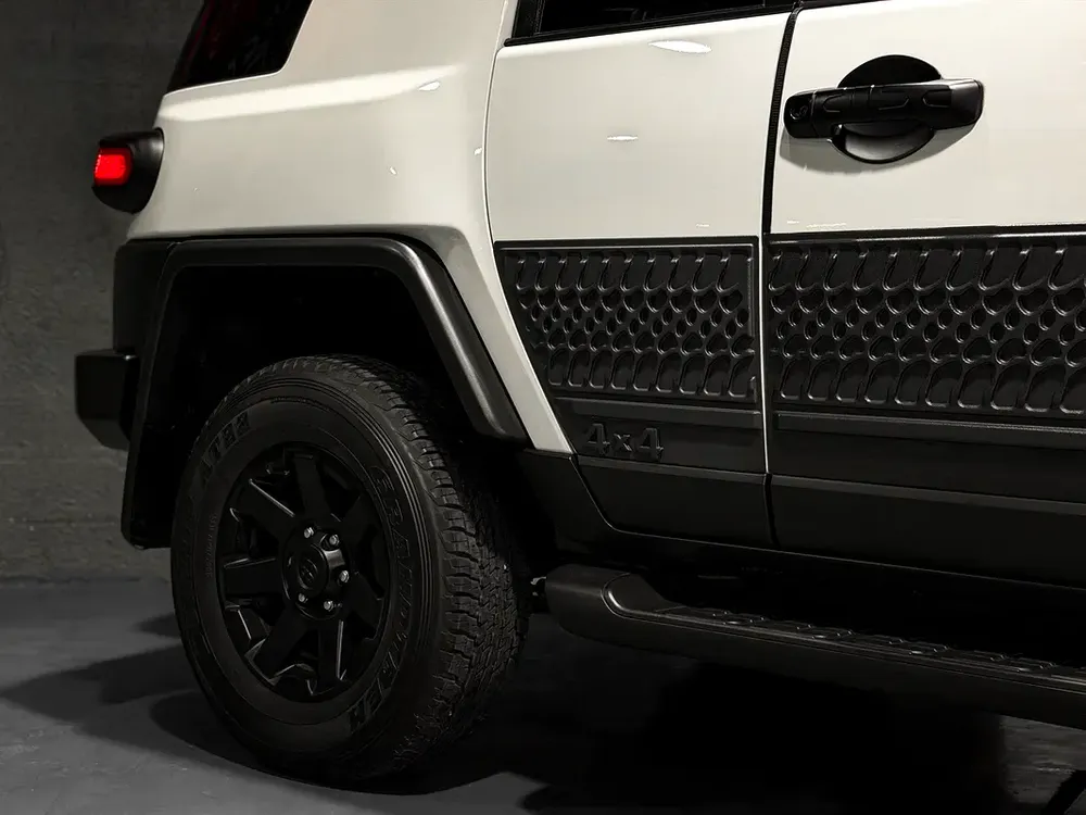 Toyota FJ Cruiser 2023 GCC specs - GXR - Last Production Month! - Image 17