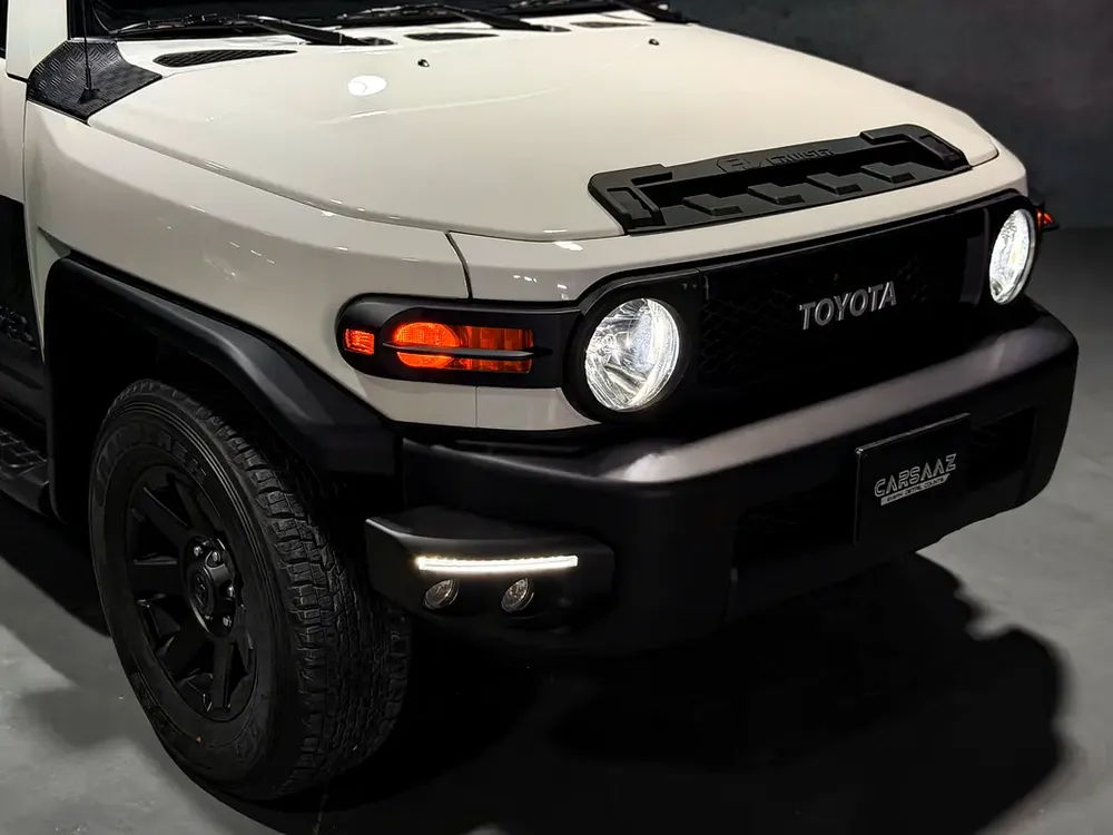 Toyota FJ Cruiser 2023 GCC specs - GXR - Last Production Month! - Image 5