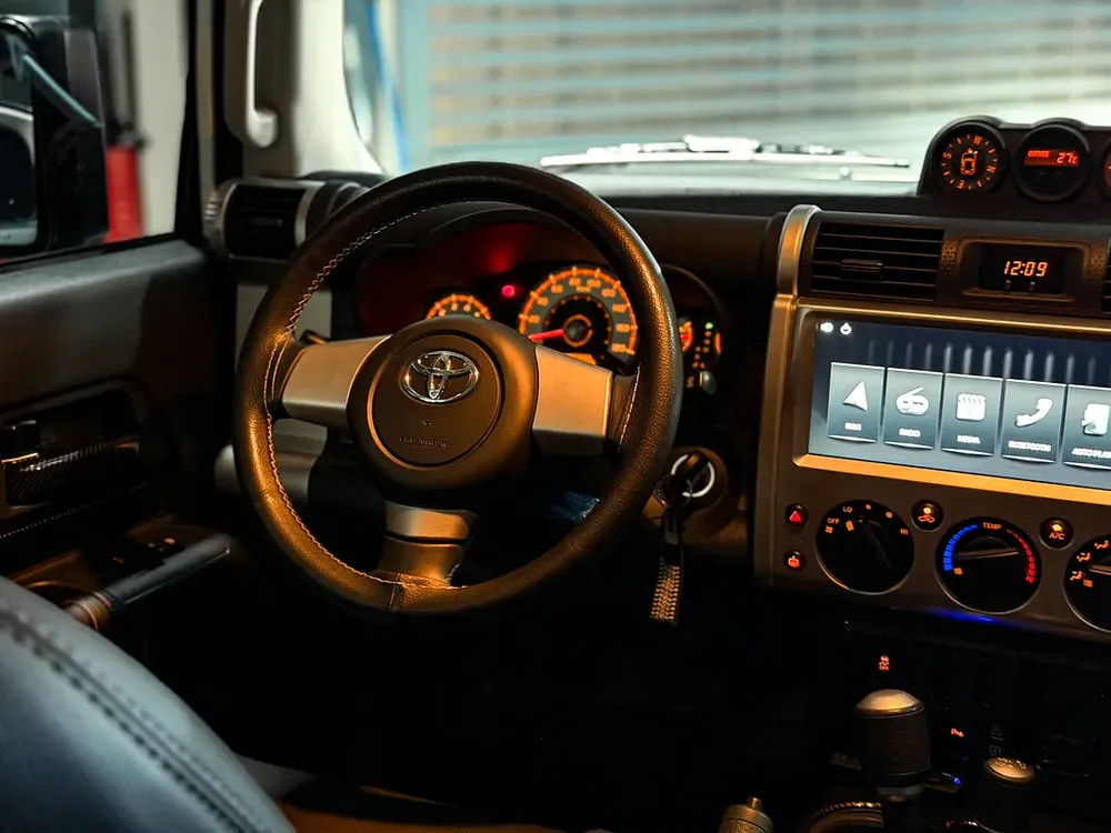 Toyota FJ Cruiser 2023 GCC specs - GXR - Last Production Month! - Image 7