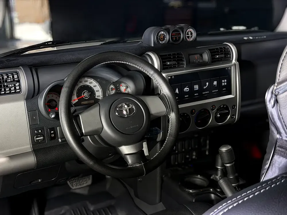 Toyota FJ Cruiser 2023 GCC specs - GXR - Last Production Month! - Image 8