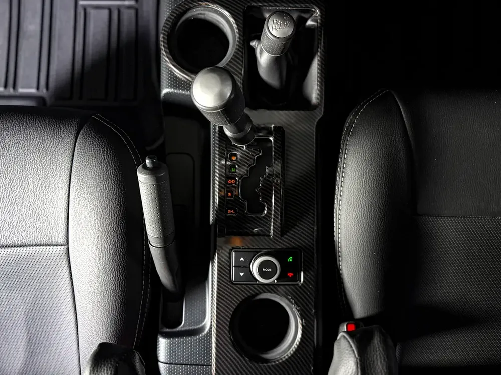 Toyota FJ Cruiser 2023 GCC specs - GXR - Last Production Month! - Image 9