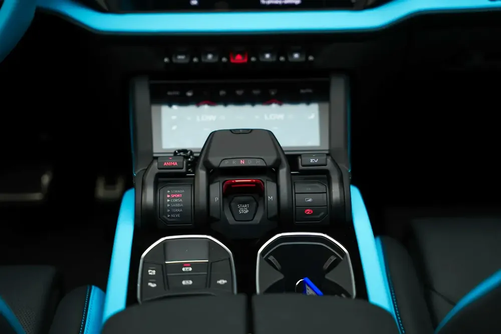 2026 LAMBORGHINI URUS SE - Image 12