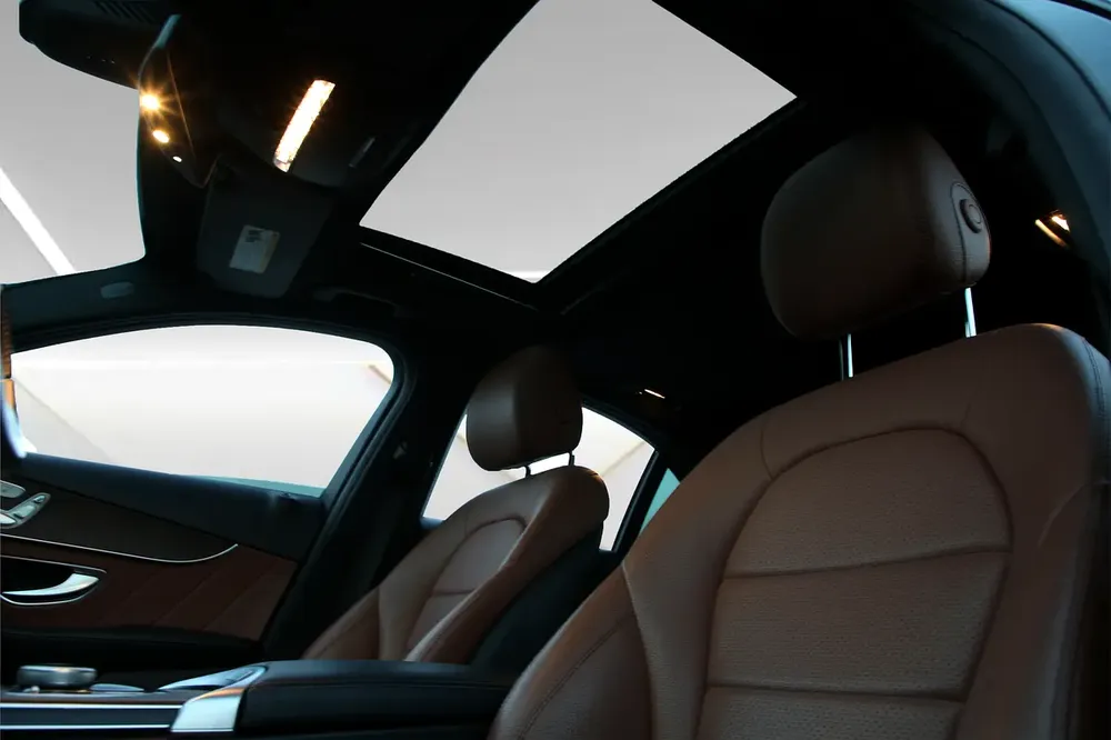 MERCEDES BENZ C300 4 MATIC - 2019 - FULLY LOADED - AMAZING PRICE - Image 11