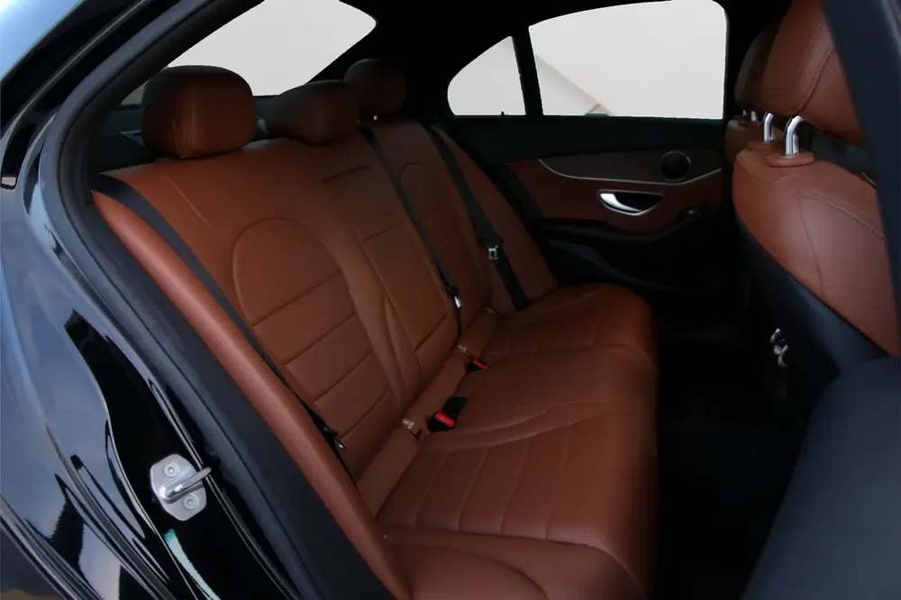 MERCEDES BENZ C300 4 MATIC - 2019 - FULLY LOADED - AMAZING PRICE - Image 17