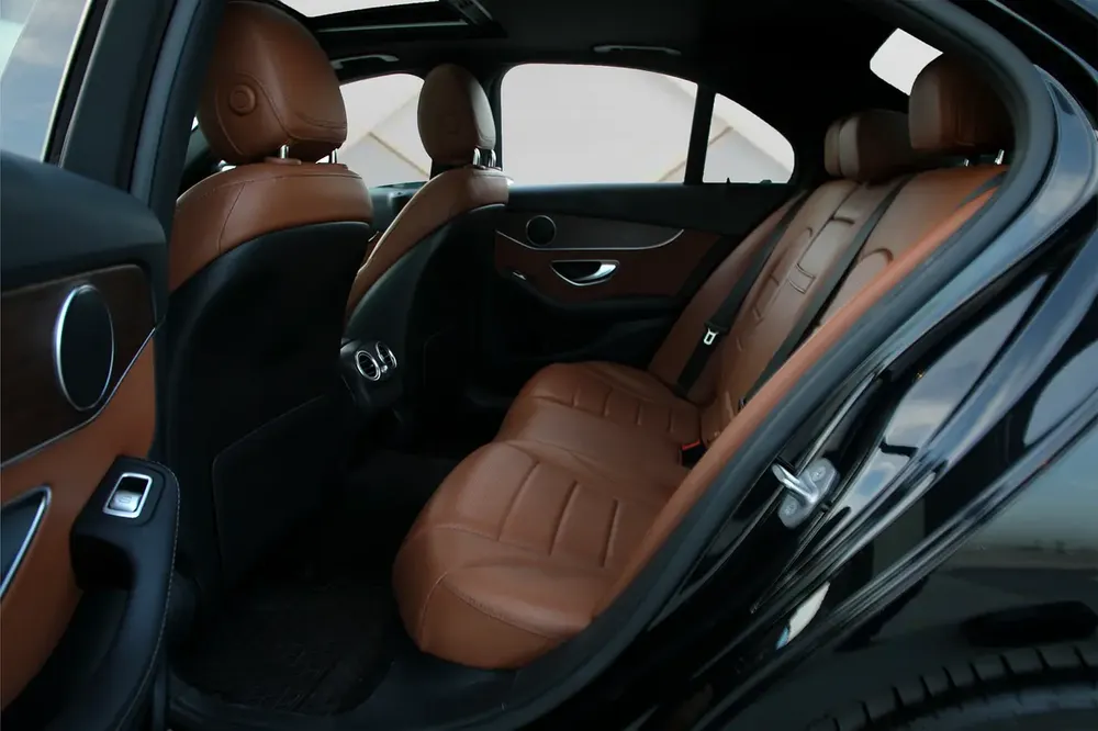 MERCEDES BENZ C300 4 MATIC - 2019 - FULLY LOADED - AMAZING PRICE - Image 18