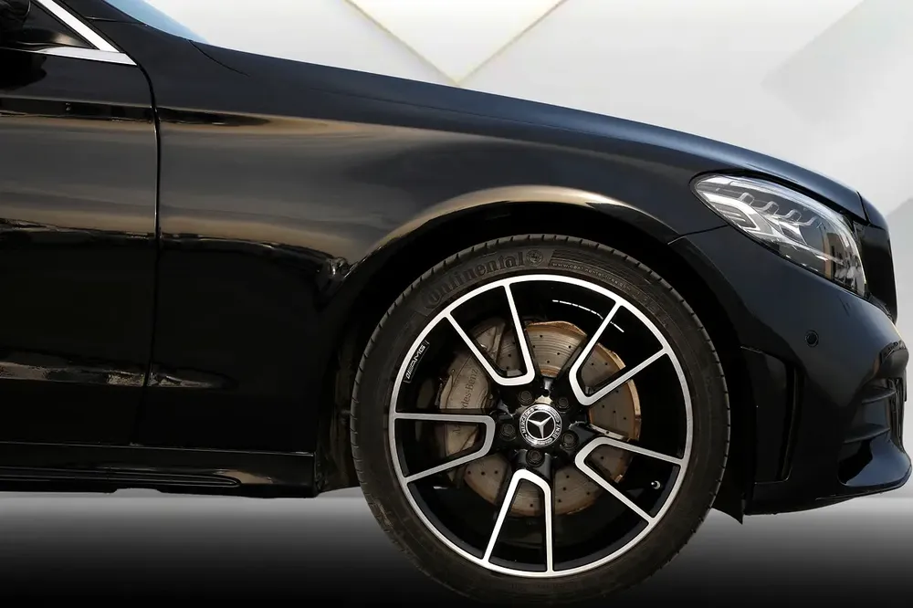 MERCEDES BENZ C300 4 MATIC - 2019 - FULLY LOADED - AMAZING PRICE - Image 7