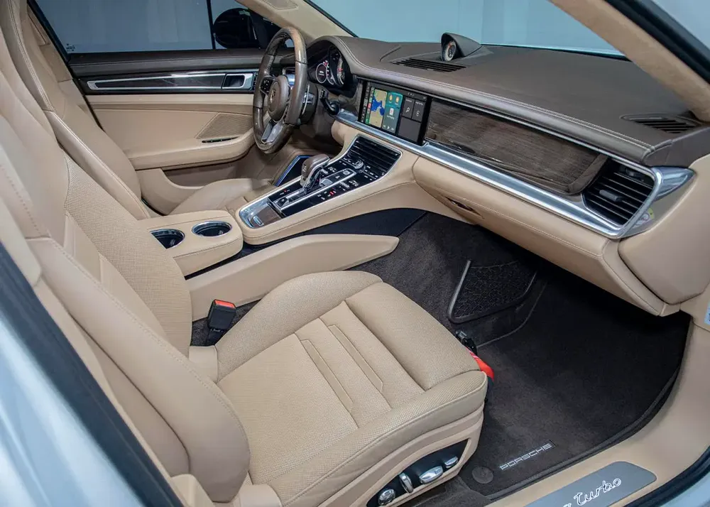 Sport Turismo • 550 BHP • Warranty + Service Contract Available • GCC - Image 11