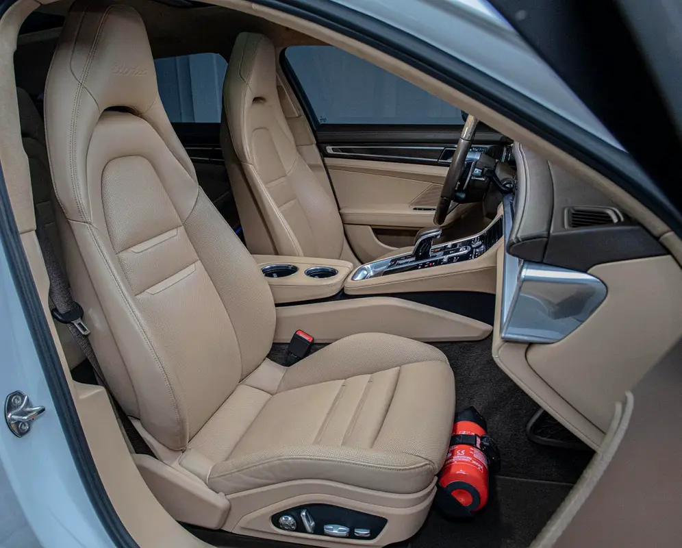 Sport Turismo • 550 BHP • Warranty + Service Contract Available • GCC - Image 12