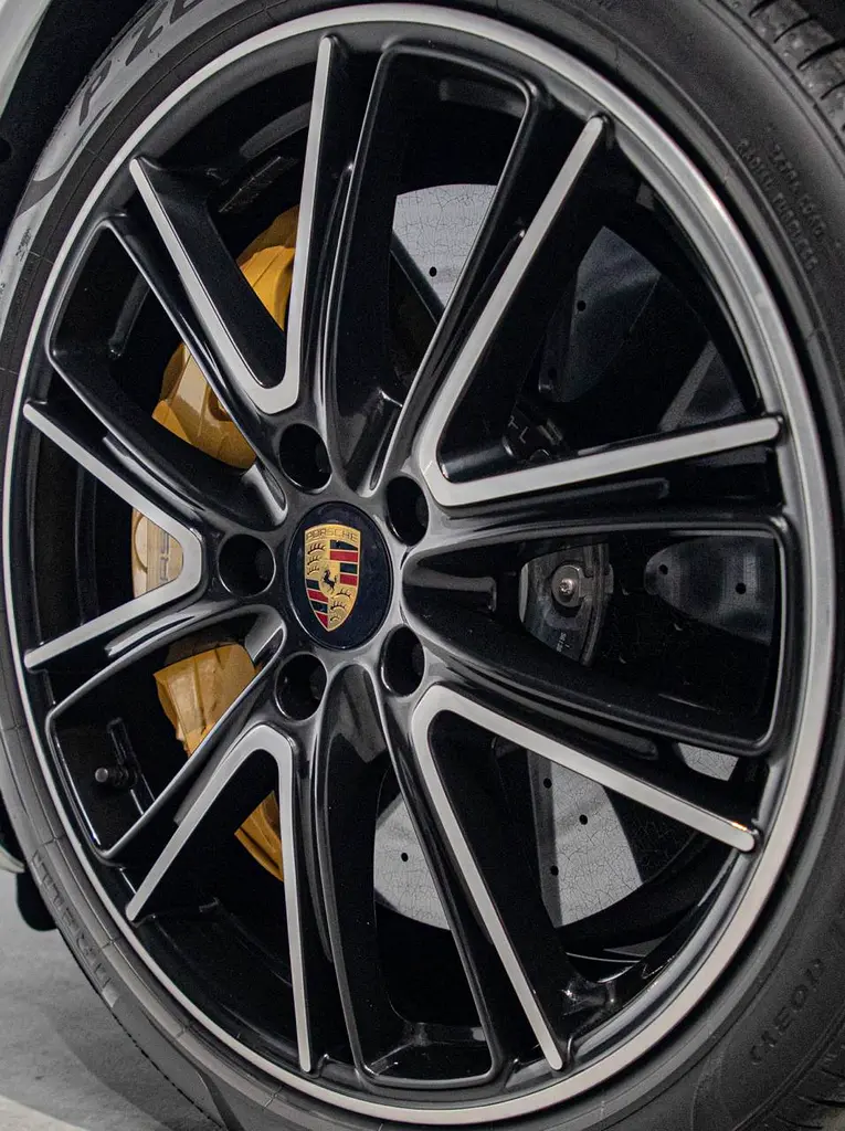 Sport Turismo • 550 BHP • Warranty + Service Contract Available • GCC - Image 16