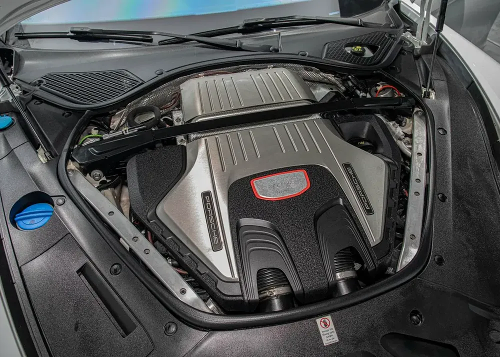 Sport Turismo • 550 BHP • Warranty + Service Contract Available • GCC - Image 17