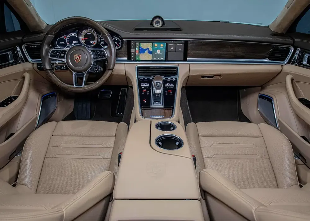 Sport Turismo • 550 BHP • Warranty + Service Contract Available • GCC - Image 6