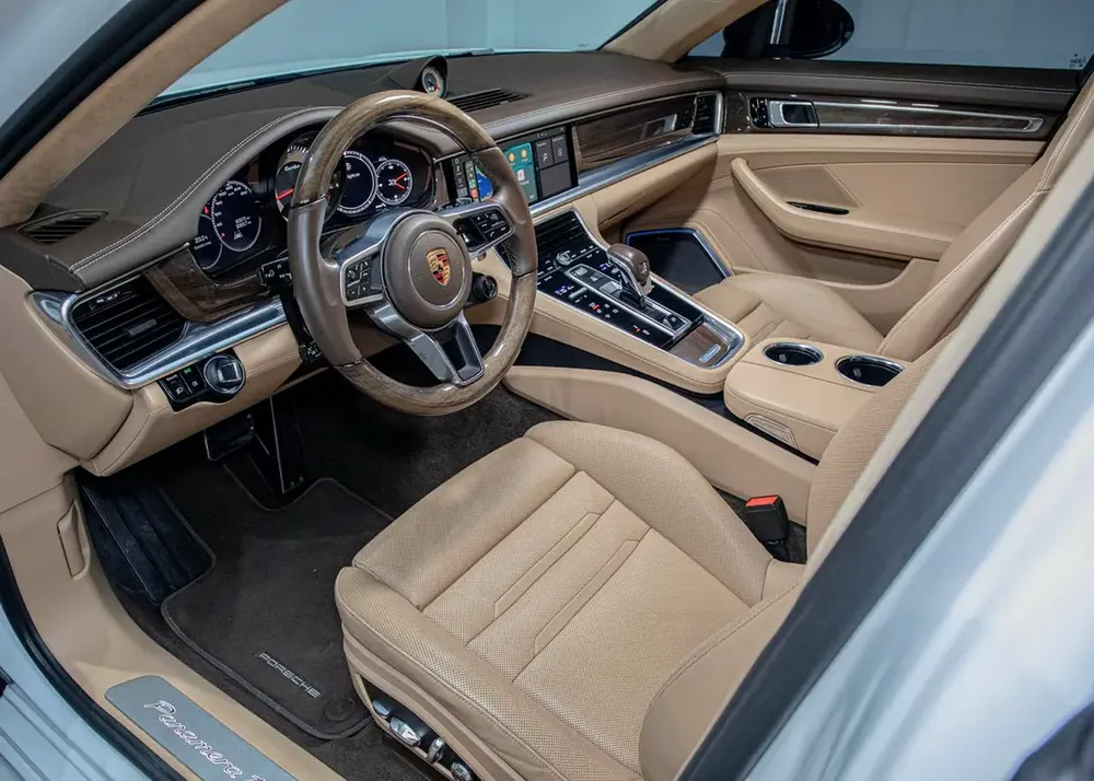 Sport Turismo • 550 BHP • Warranty + Service Contract Available • GCC - Image 9