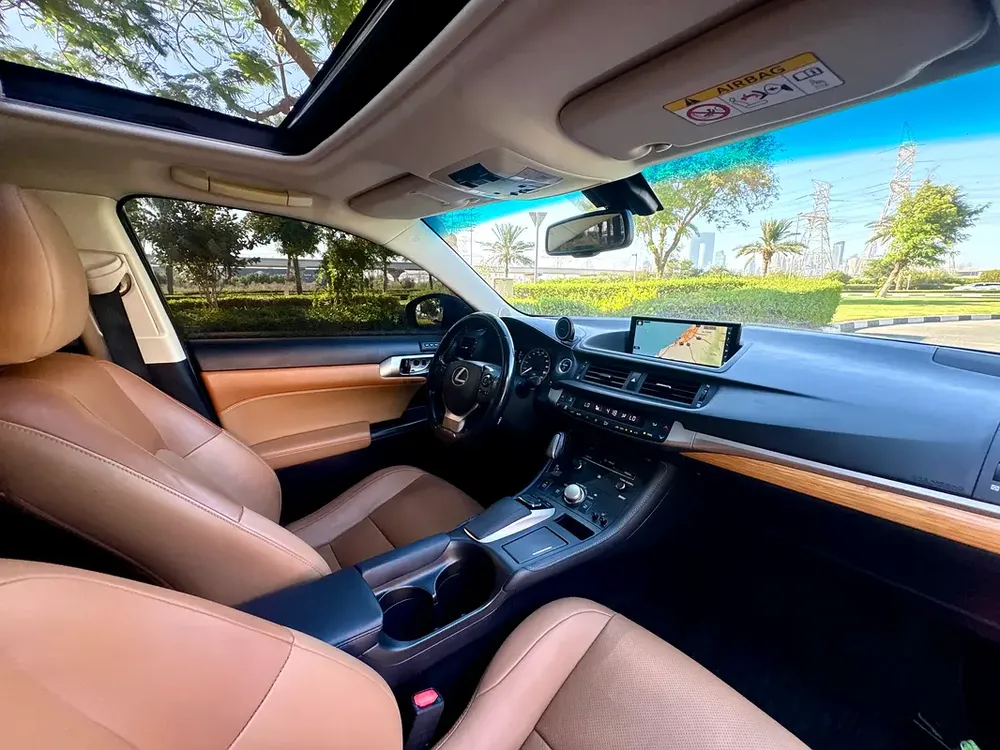 Lexus CT 200h Premier 2018 | Hybrid Efficiency | GCC Specs - Image 13