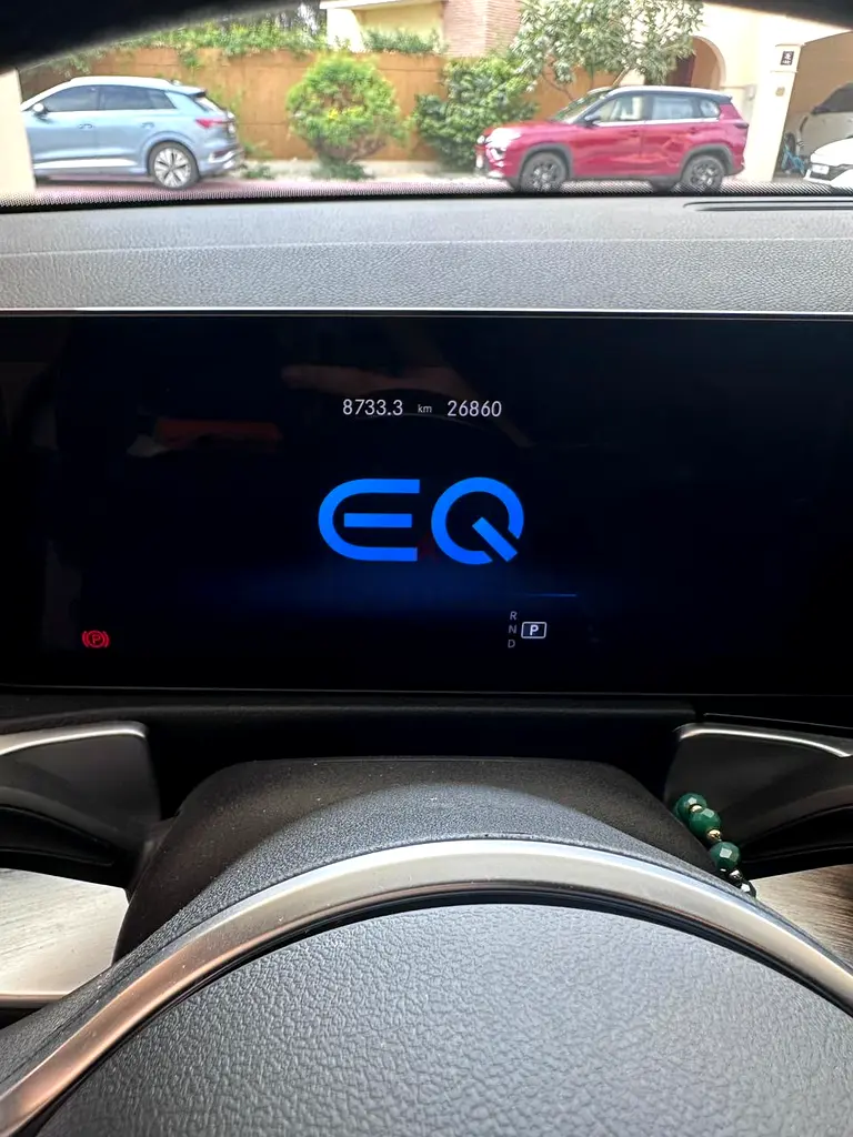 Mercedes-Benz EQB 350 4MATIC, 2024 model - Image 10