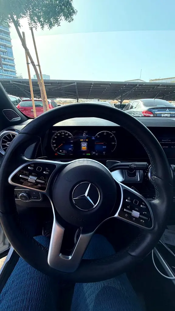 Mercedes-Benz EQB 350 4MATIC, 2024 model - Image 7
